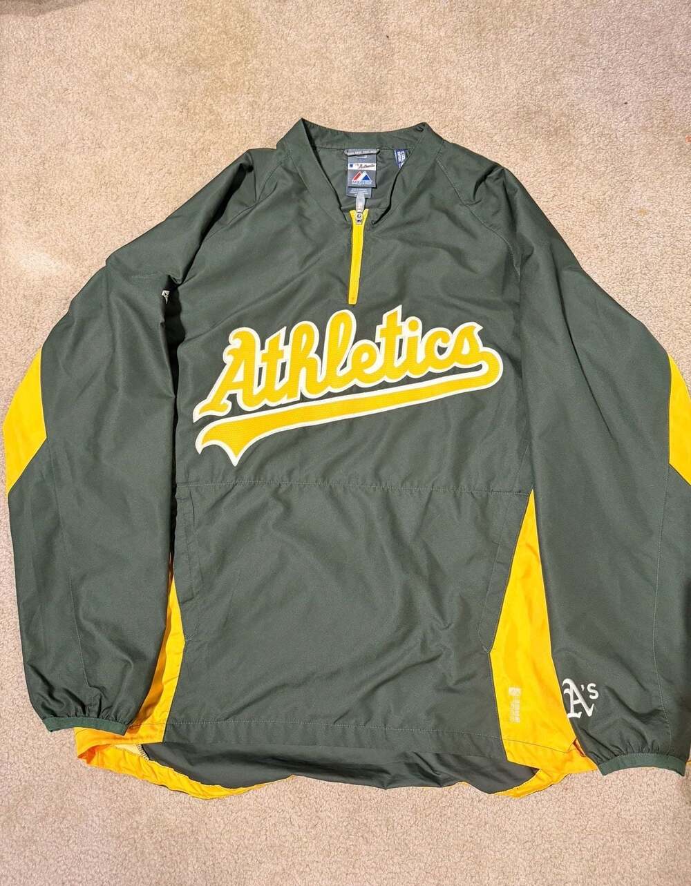 Majestic MLB Oakland A’s/Athletics Cool Base 1/4 Zip Windbreaker jacket Medium